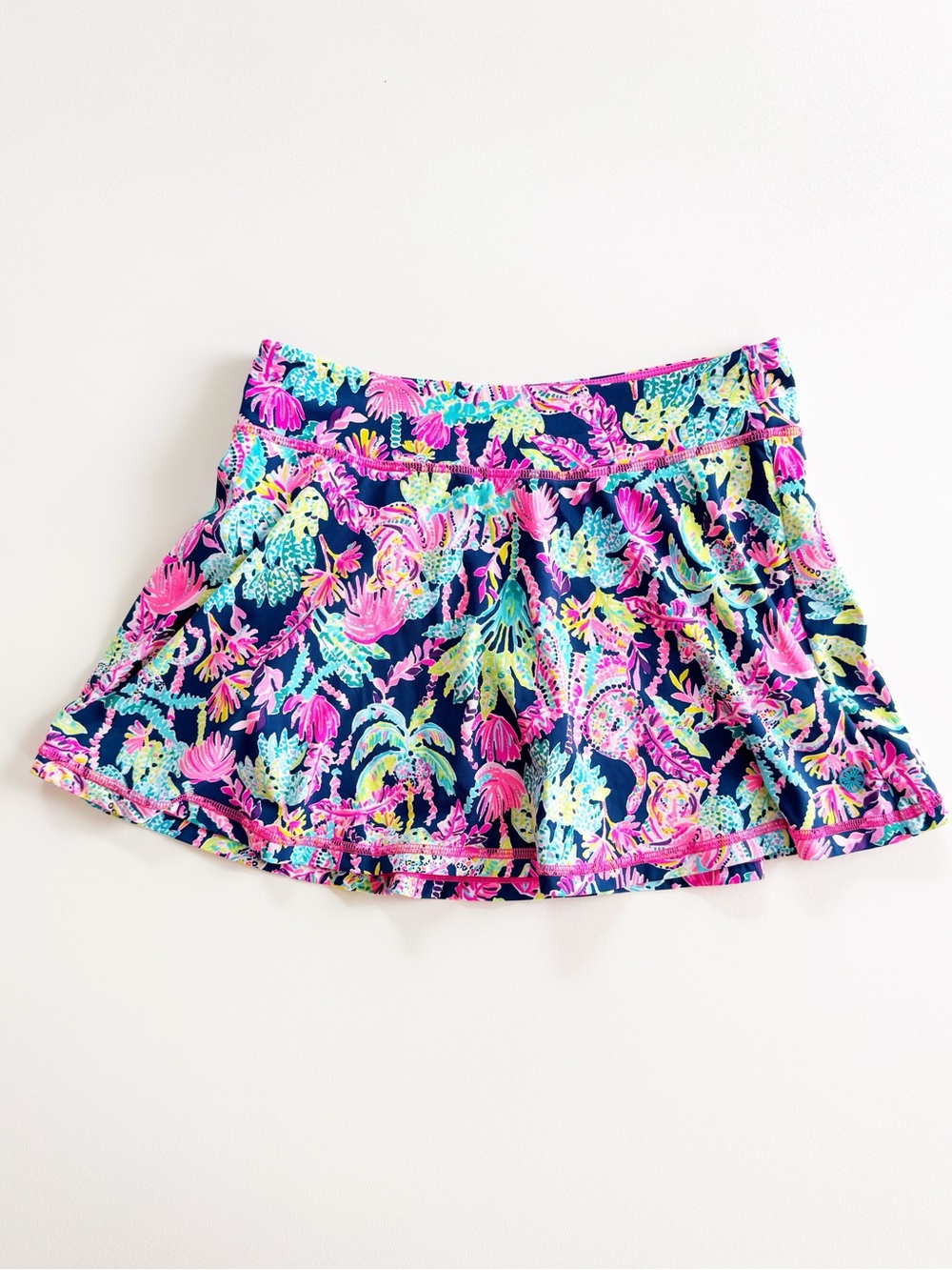Lilly Pulitzer Luxletic Fionna Skort in Oyster Bay Navy Seen and Herd | XS - Picture 2 of 8